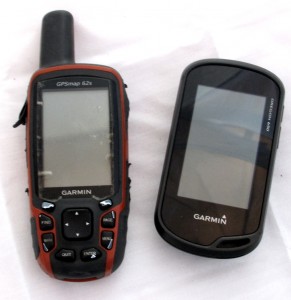Kuva 1 - Monet kätköilijät käyttävät käsi-GPS:ää, koska se kestää paremmin erilaisia sääolosuhteita ja iskuja kuin tavallinen älypuhelin.