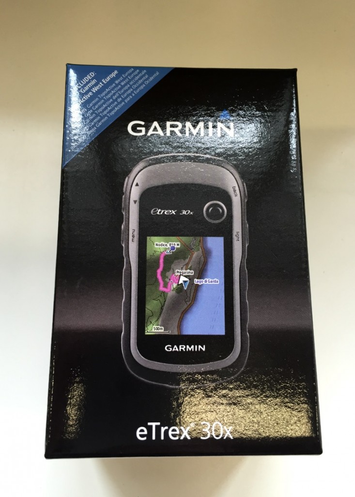 Kuva 1 - Garmin eTrex 30x paketissaan.